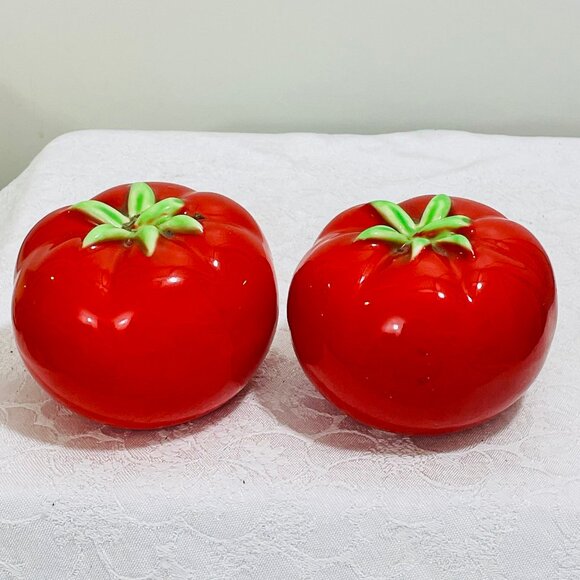 "Pantry Pride" TOMATO Large Salt and Pepper Shakers - Picture 1 of 4